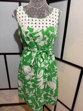 Green and White Floral Tie-Waist Midi Dress with Crochet Yoke